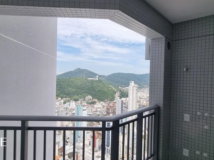 Apartamento à venda com 4 suítes no Centro