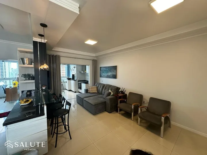Apartamento á Venda com 3 Dormitórios no Centro