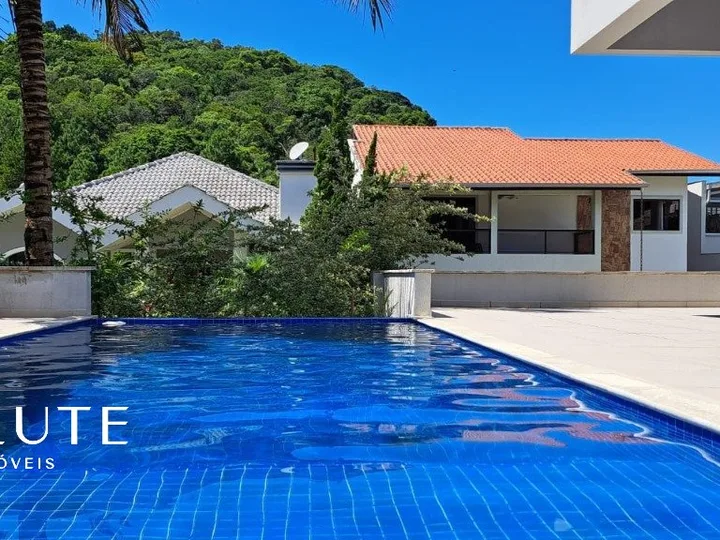Casa à venda com 3 suítes no Ariribá