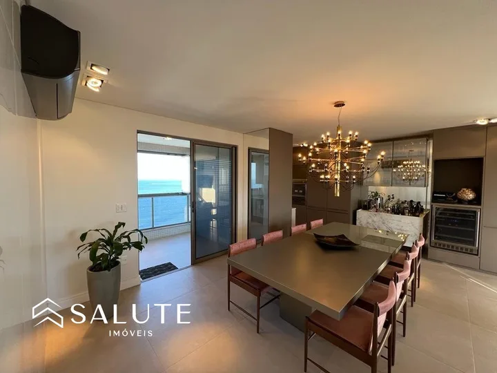 Apartamento com Vista Mar na Avenida Brasil