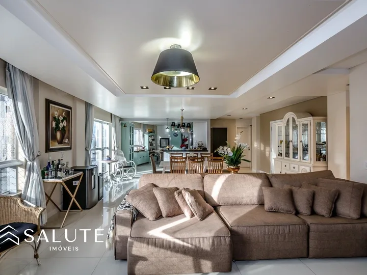 Apartamento com 4 Suítes