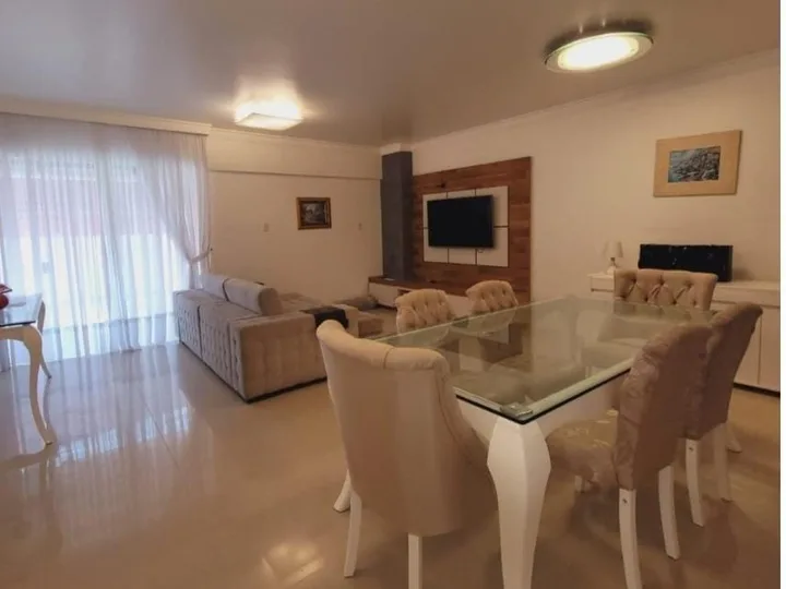 Apto diferenciado quadra mar, na barra sul!