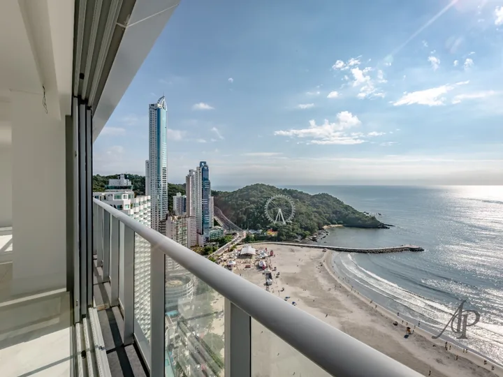 Apartamento Altíssimo Padrão na Barra Norte