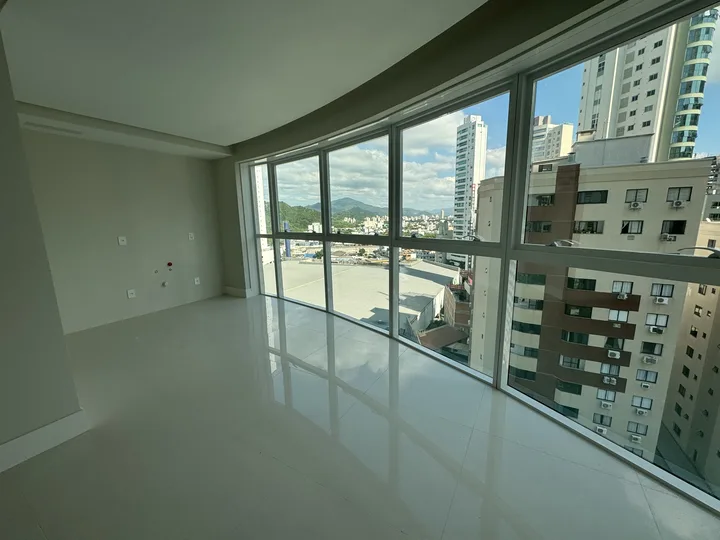 Apartamento à venda 3 suítes no Centro