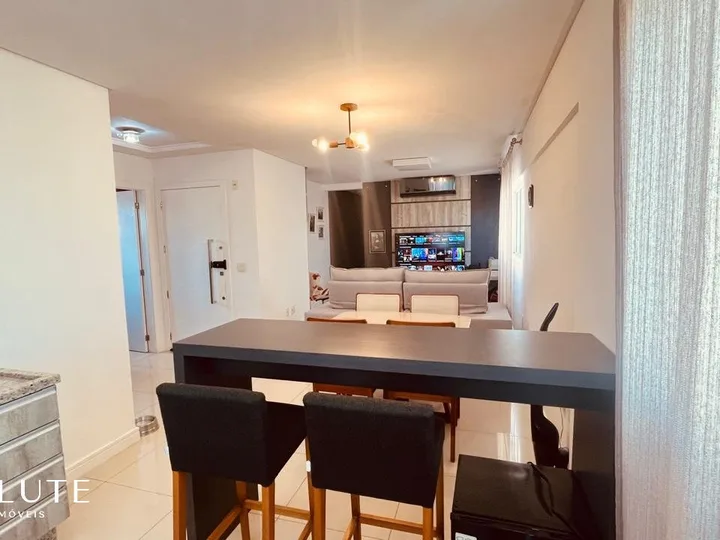 Apartamento à venda com 3 suítes na Barra Sul