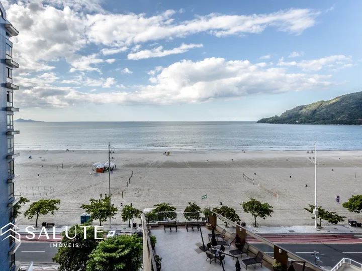 Apartamento Frente Mar com Vista