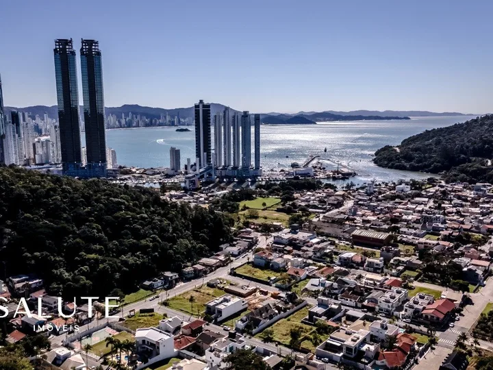 Casa á venda 5 Suítes na Barra
