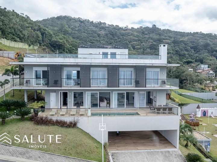 Casa à venda 5 suítes Praia Estaleirinho