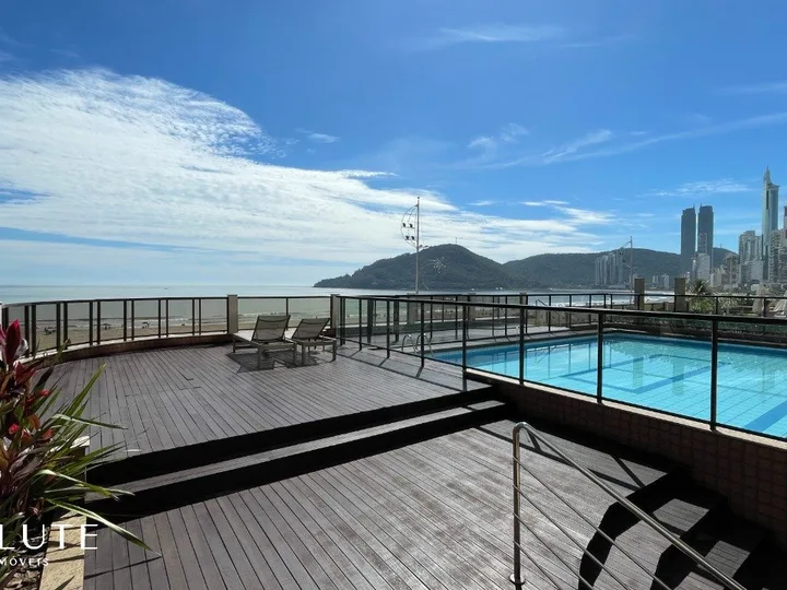 Apartamento à venda 3 Dormitórios no Centro.