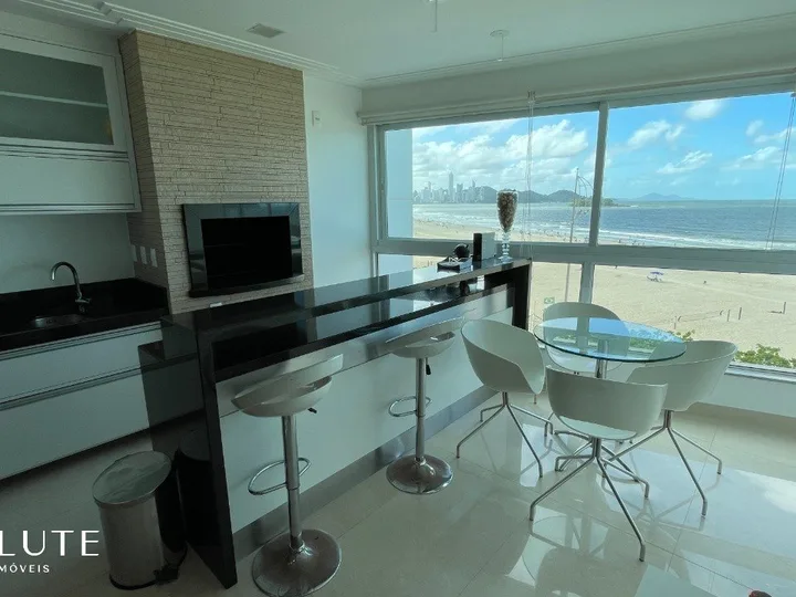 Apartamento à venda 4 suítes Frente Mar Barra Sul
