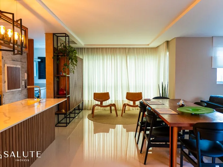Duplex à venda com 4 suítes na Barra Sul