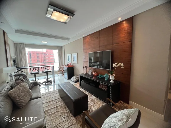 Apartamento à venda com 4 suítes na Barra Sul