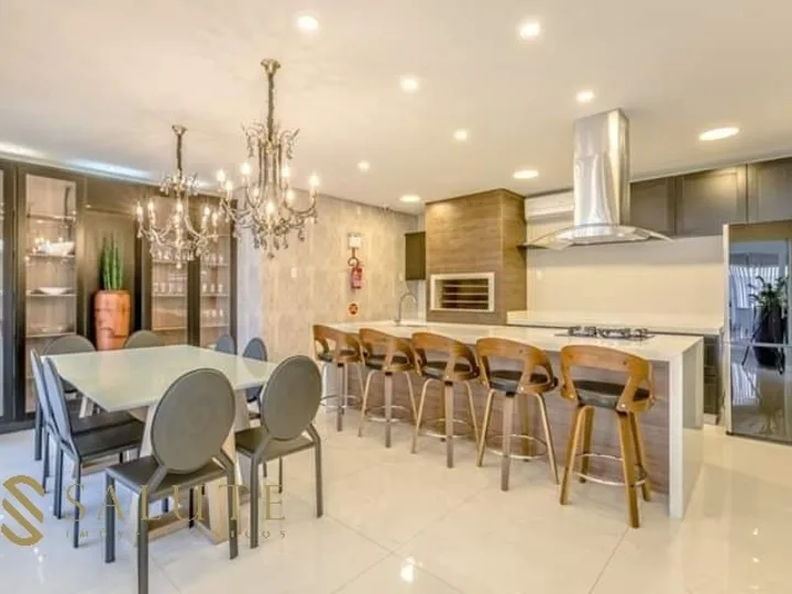 129,80 m² de área construída