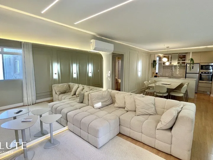 Apartamento à venda com 2 dormitórios na Barra Sul