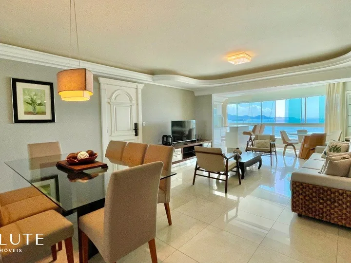 Apartamento com 3 suítes à venda na Barra Sul