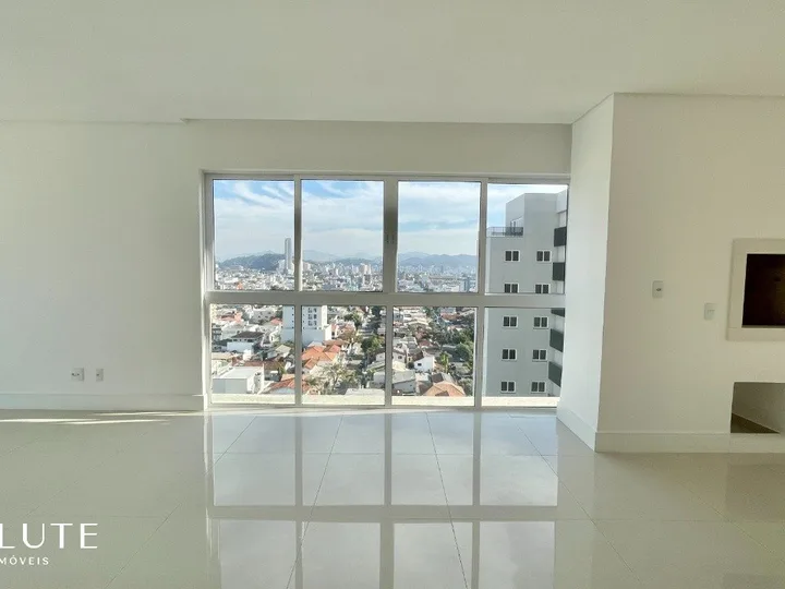 Apartamento à venda com 3 suítes no Centro