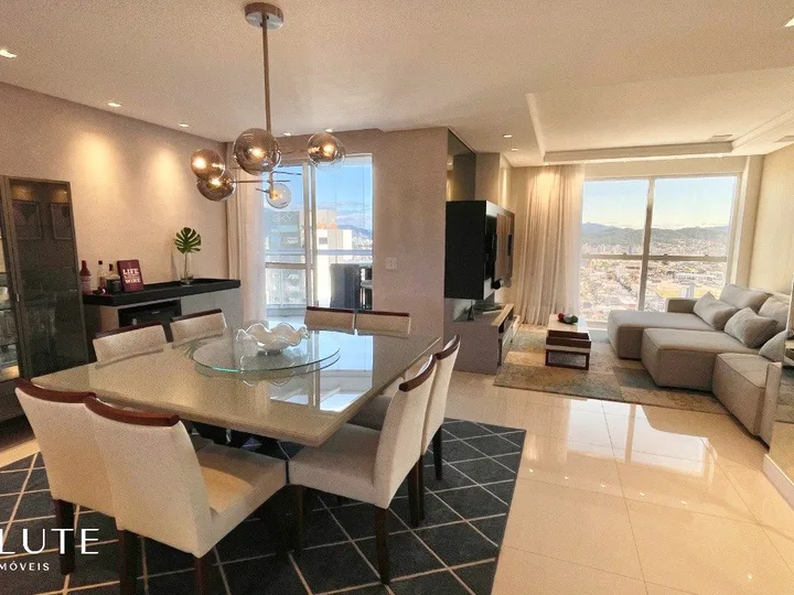 Apartamento à venda com 3 suítes no Centro