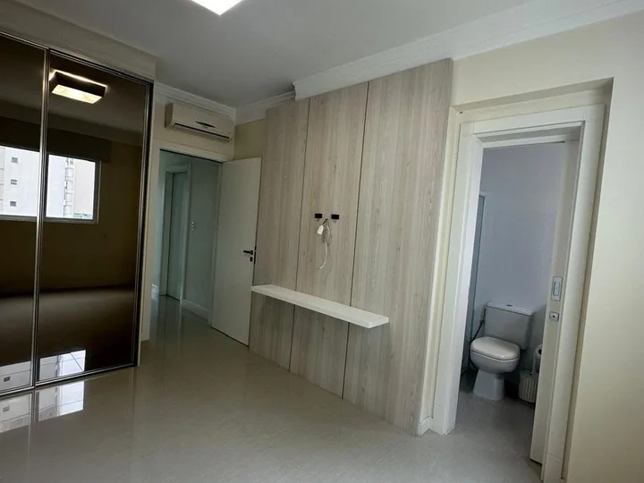 Apartamento à venda com 3 suítes Barra Sul