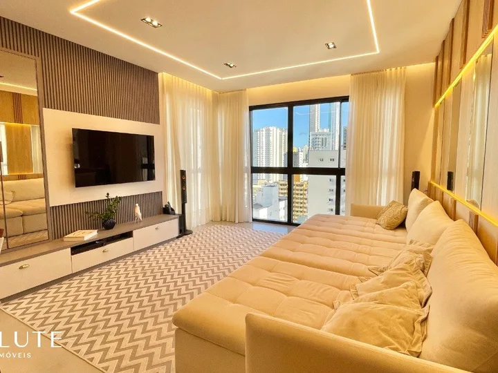Apartamento à venda com 3 suítes no Pioneiros