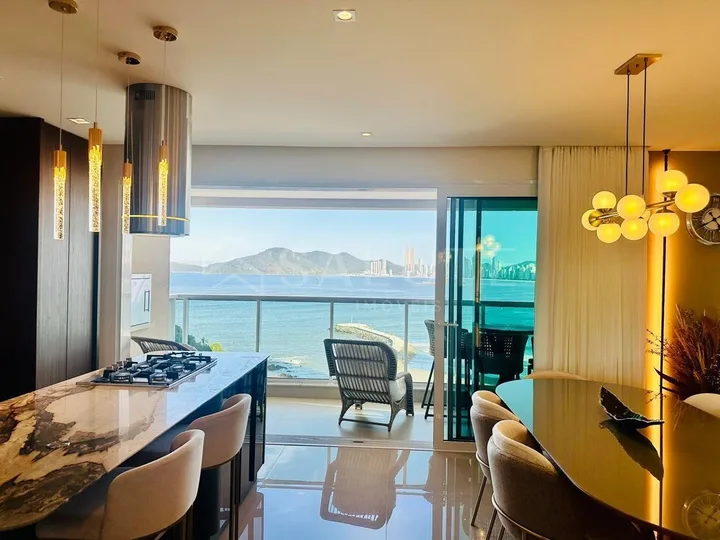 Apartamento à venda com 4 suítes na Barra Norte