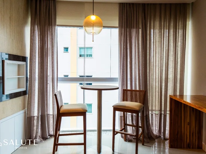 Apartamento à venda com 4 suítes no Pioneiros