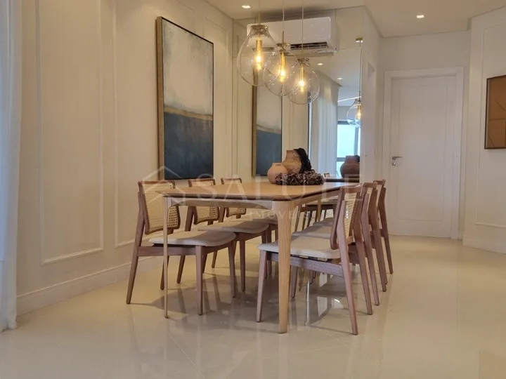 Apartamento á Venda com 4 Suítes na Barra Norte.