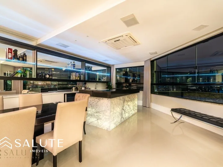 Cobertura Duplex com piscina 4 suítes quadra mar