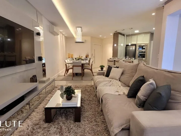 Apartamento à venda com 3 suítes no Centro