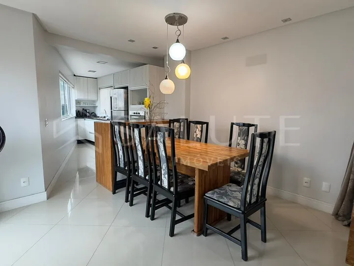 Apartamento a venda com 3 dormitórios no Centro
