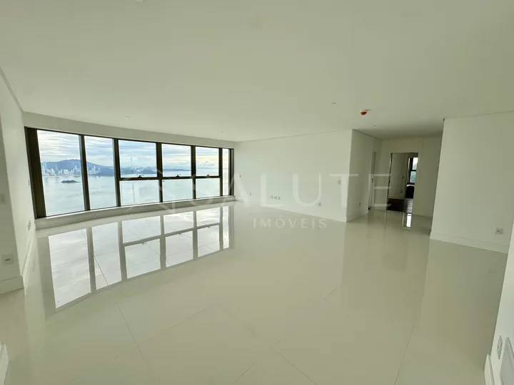 Apartamento à venda 5 suítes no Centro