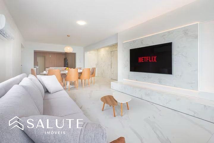 Apartamento á Venda 4 Dormitórios no Centro