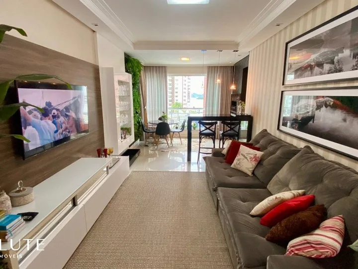 Apartamento locação anual 3 suítes Barra Sul