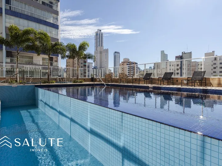 Apartamento á Venda com 4 Suítes no Centro