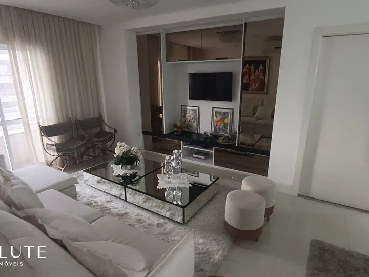 Apartamento à venda com 3 suítes na Barra Sul