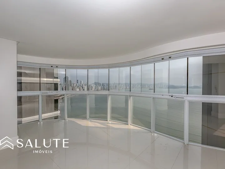 Apartamento 4 suítes frente mar